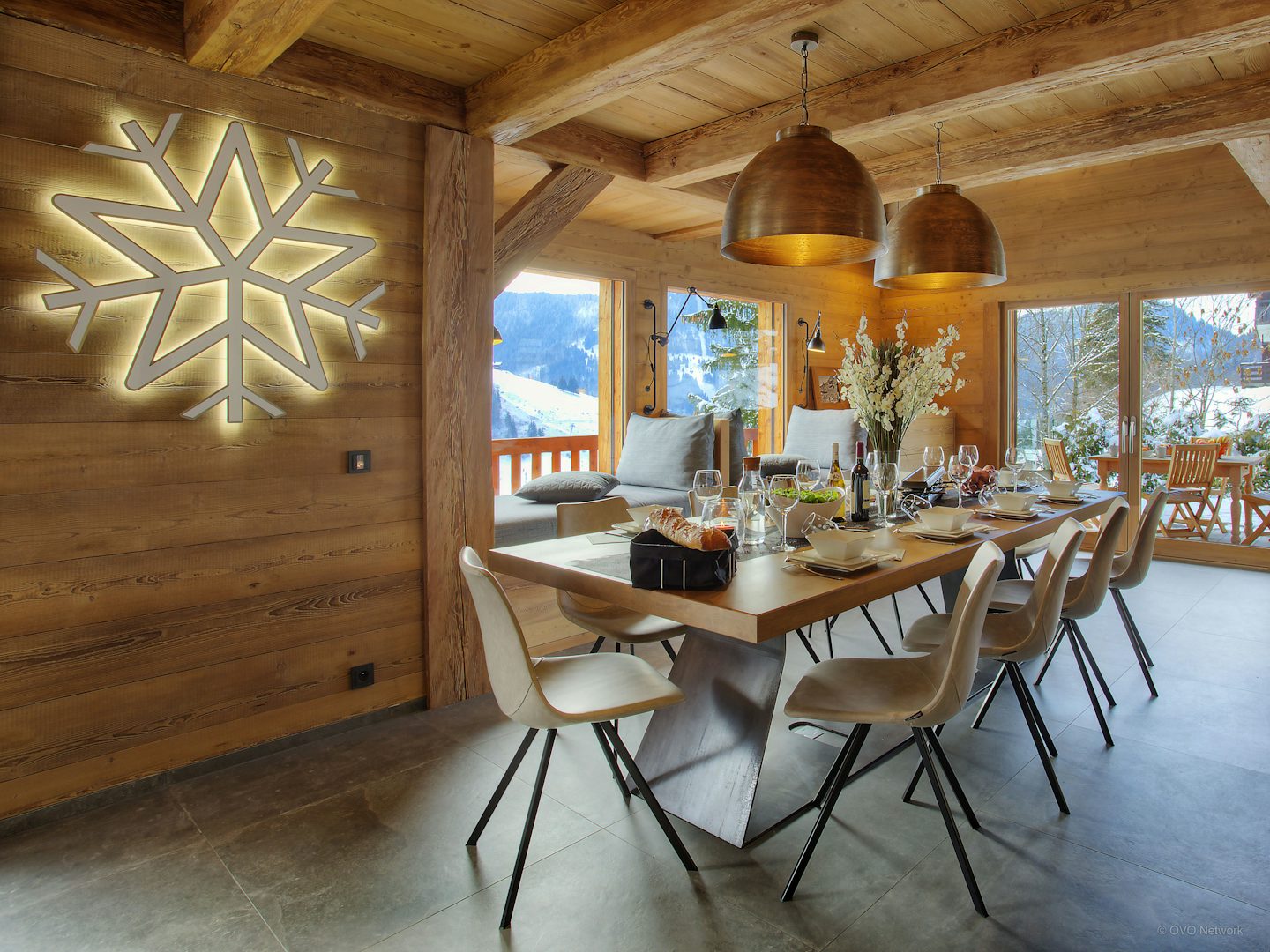 The dining table at Chalet Steallone.
