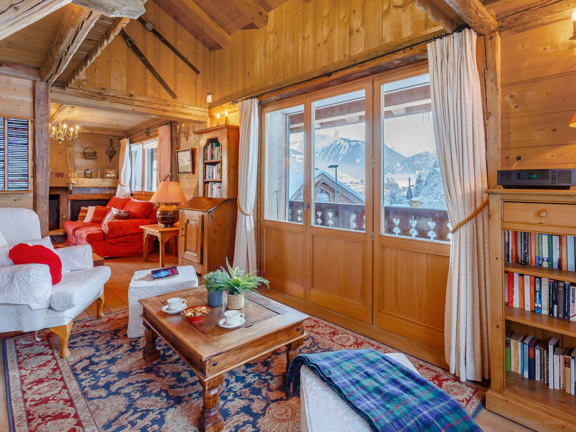 Side lounge, Chalet Gueret