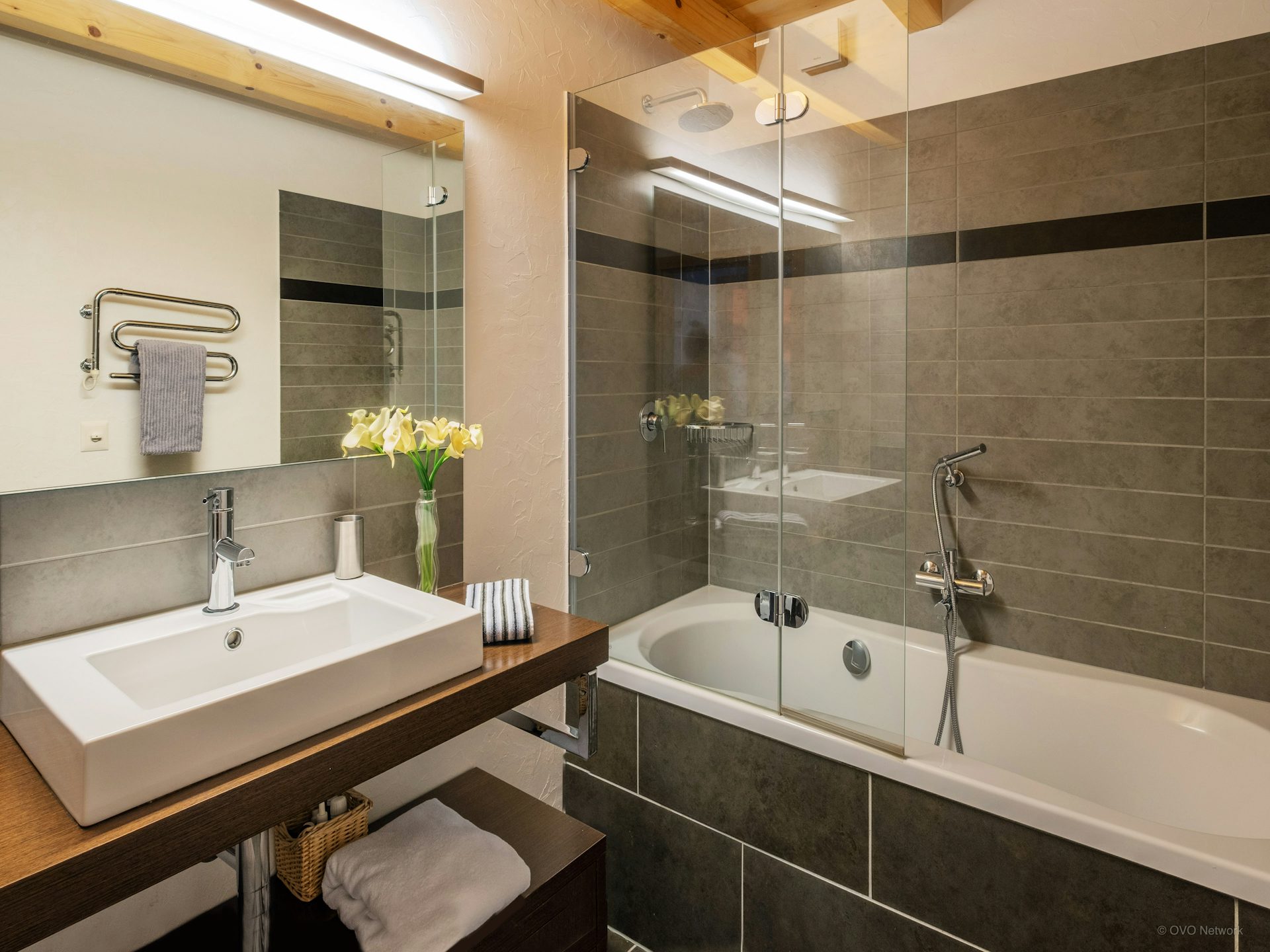 One of the chalet's bathrooms