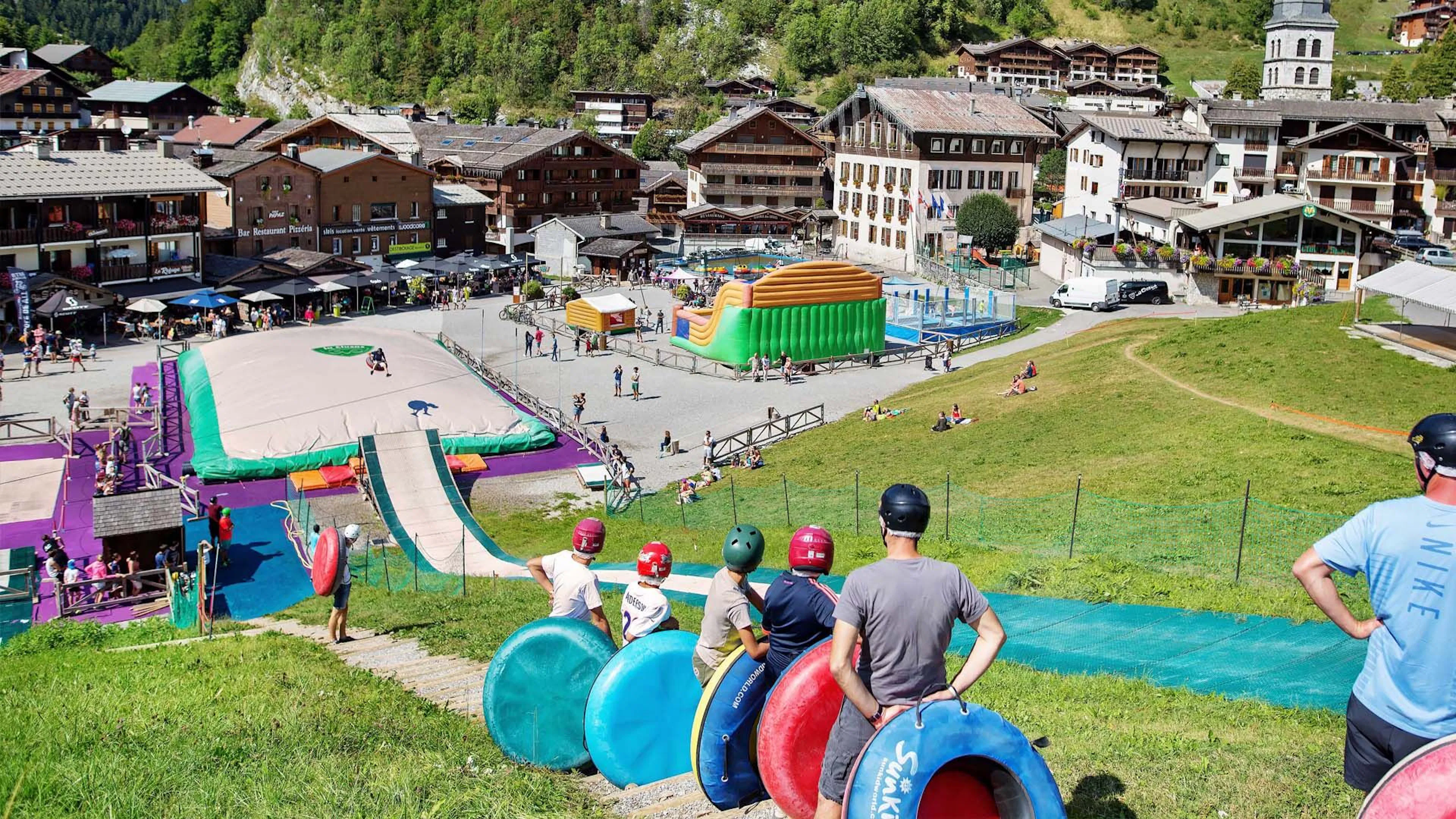 La Clusaz big air bag and other summer activities in the Alps